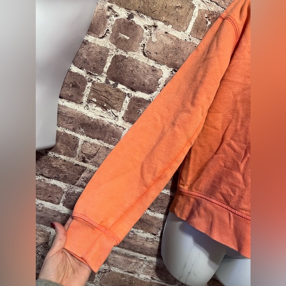 Small | Crewneck - Picture 4 of 6